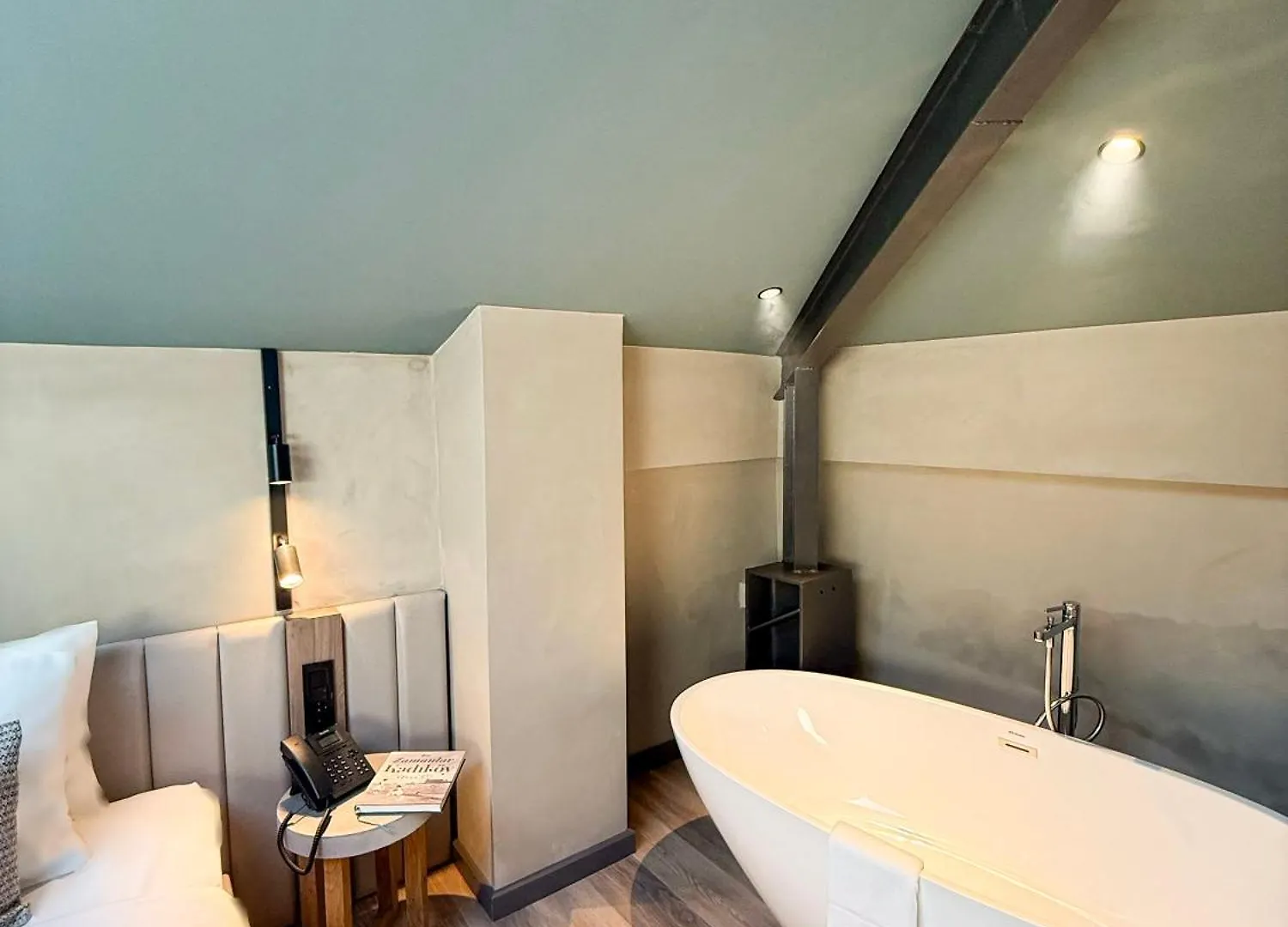 Lecole Hotel Yenifoca