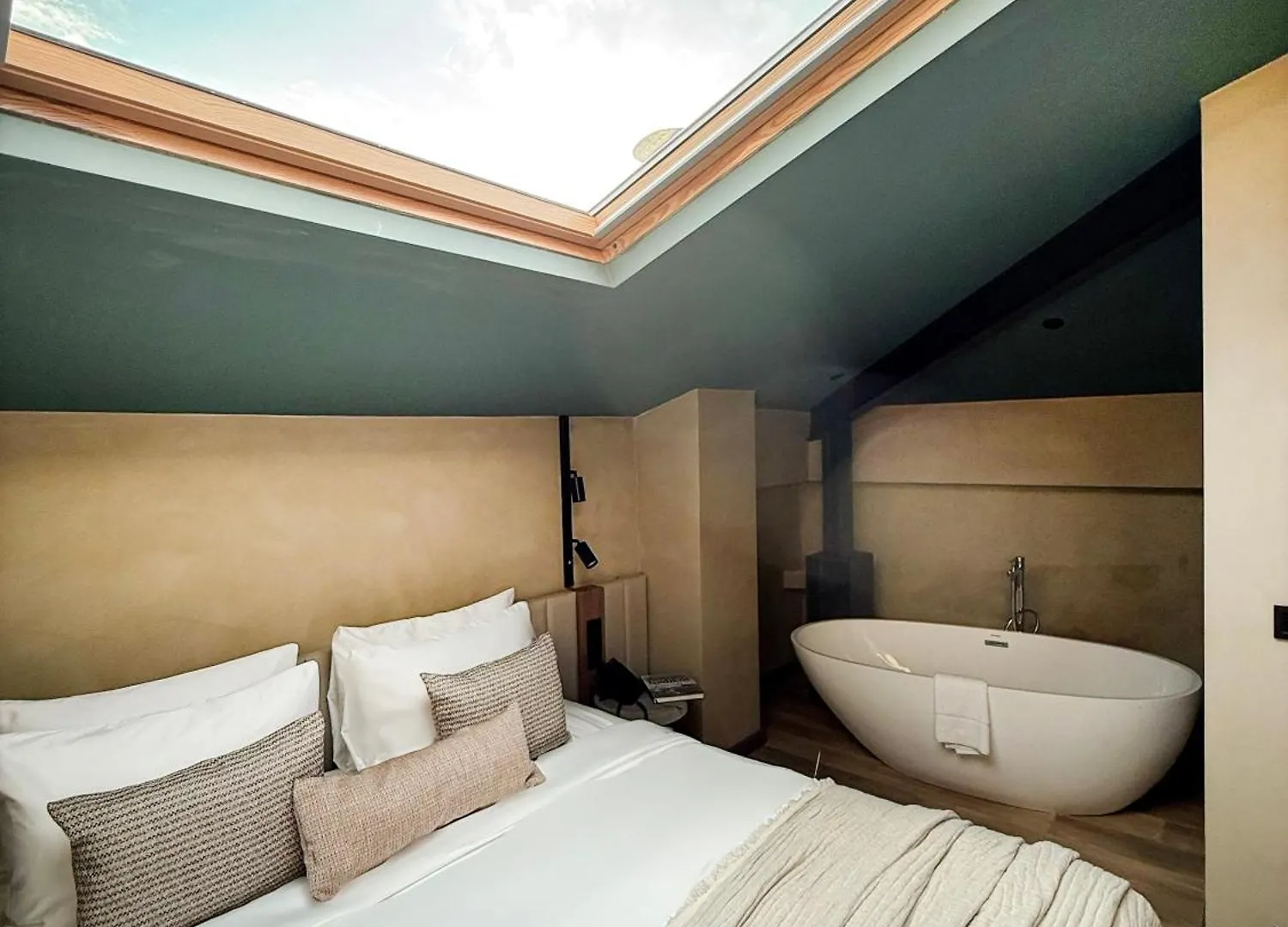 Lecole Hotel Yenifoca Turecko