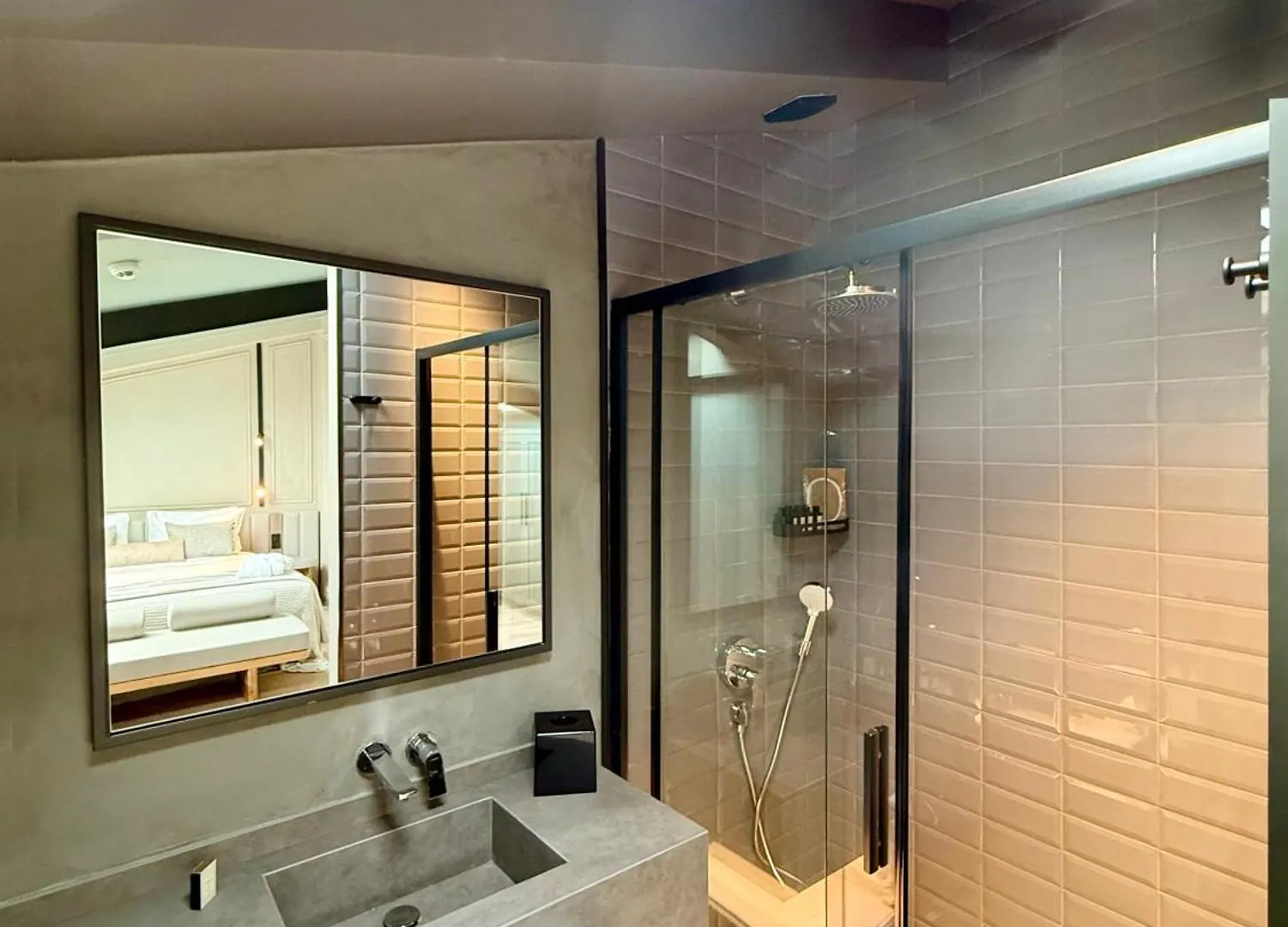 Lecole Hotel Yenifoca