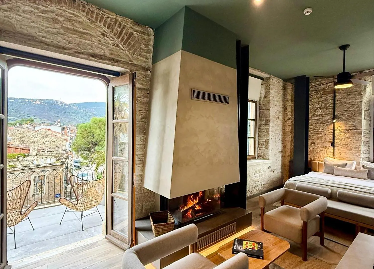 Lecole Hotel Yenifoca