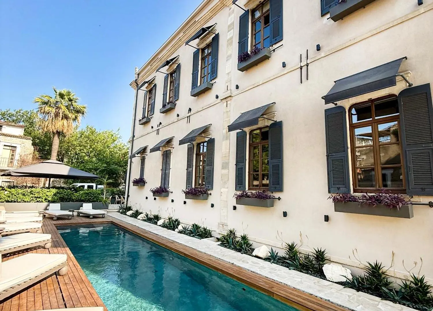 Lecole Hotel Yenifoca