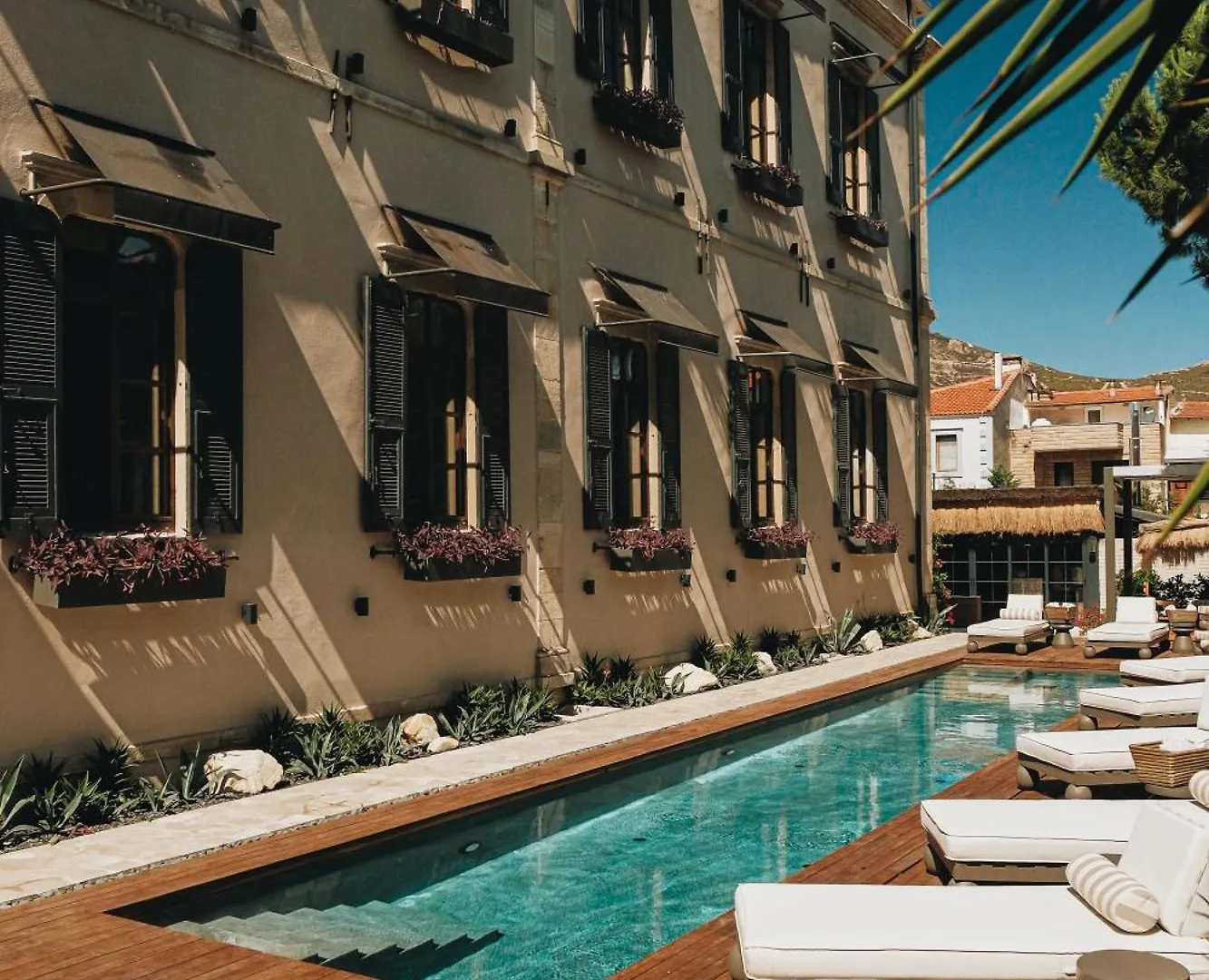 Lecole Hotel Yenifoca 0*,