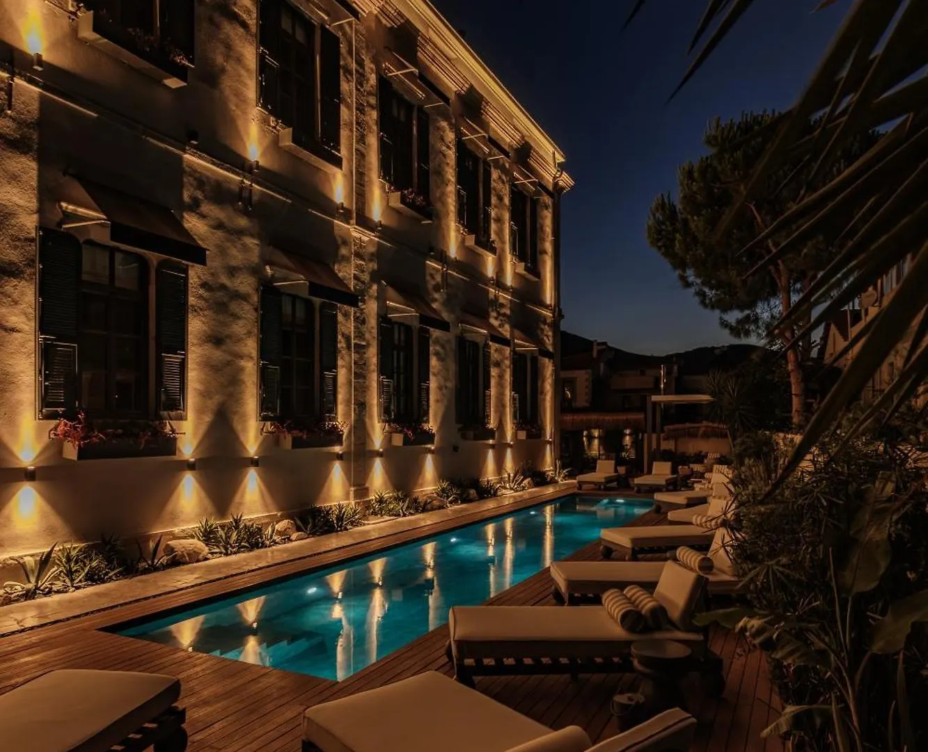 Lecole Hotel Yenifoca
