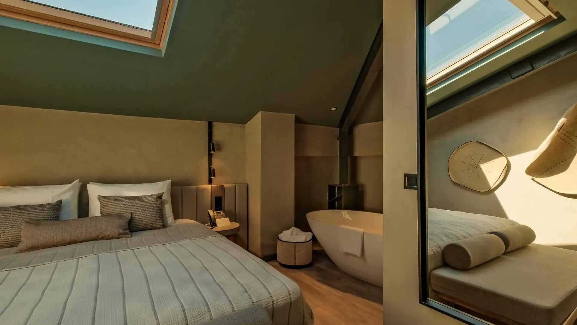 Lecole Hotel Yenifoca